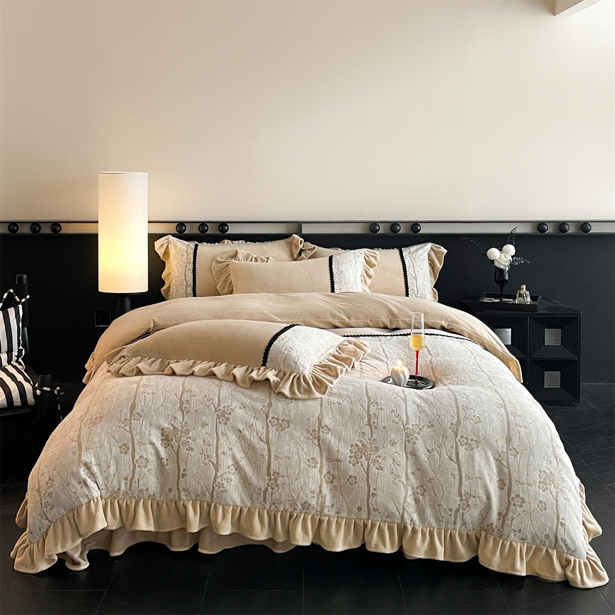 91家纺网 家纺一手货源 找家纺 慕木家纺 2025新款A类高克重高端雕花烂花AB版工艺款拼接四件套绮梦系列(直播热款) 浅梦絮语-咖