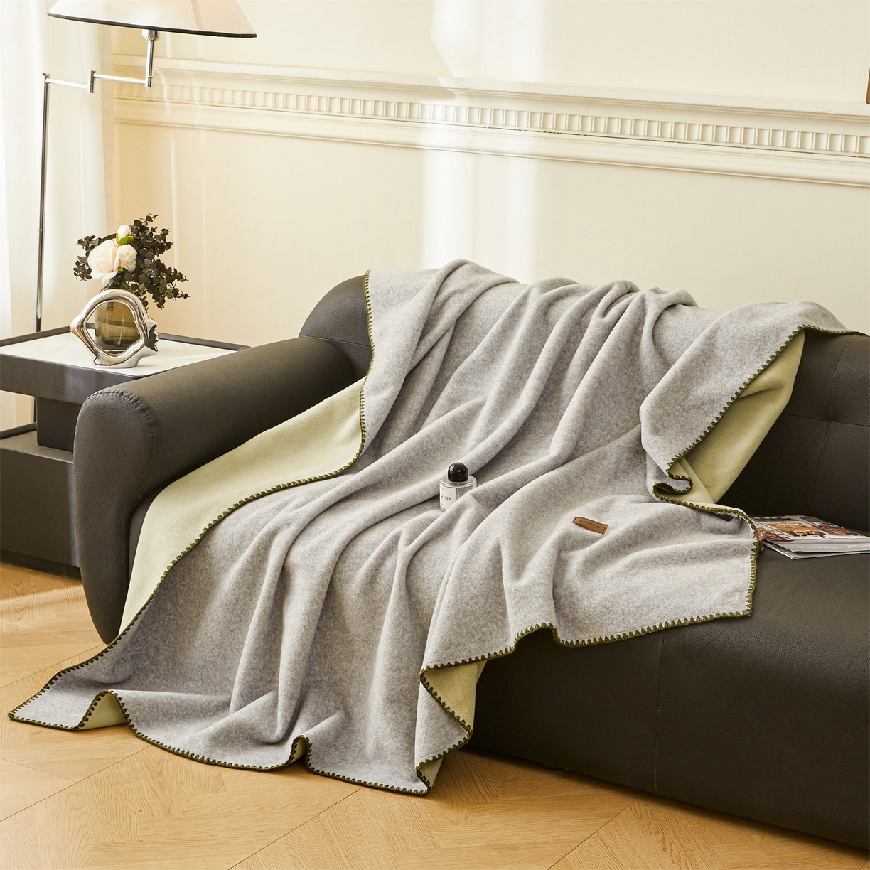 91家纺网 家纺一手货源 找家纺 雯豆家纺 2025新款獭獭绒毛毯双层加厚纯色毯子高档高克重盖毯 冰岛灰