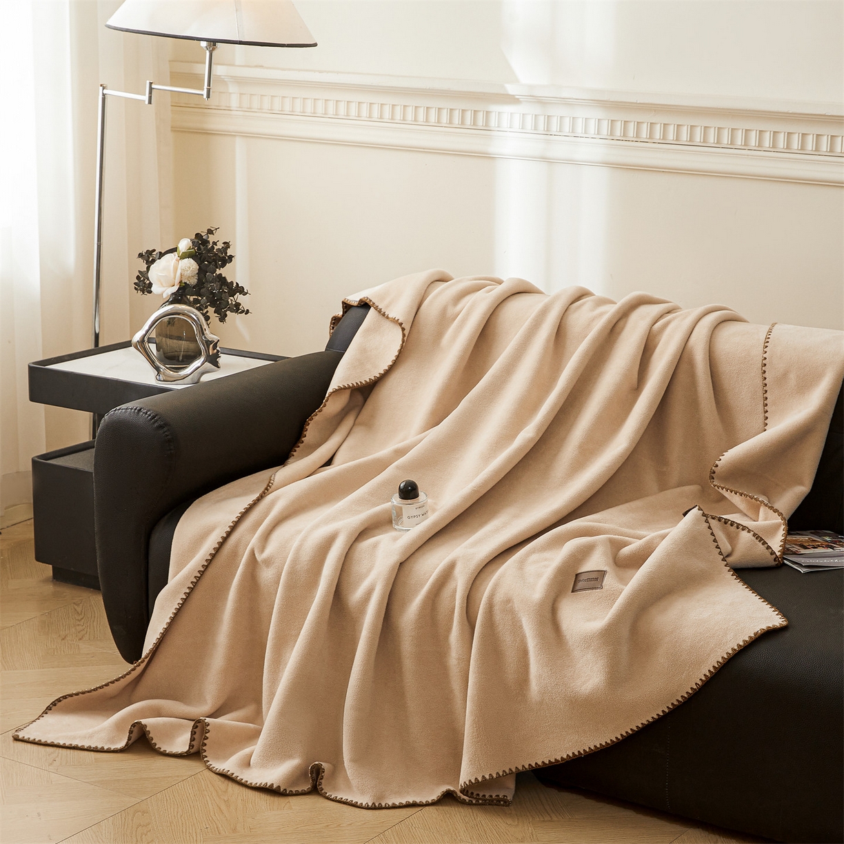 91家纺网 家纺一手货源 找家纺 雯豆家纺 2025新款獭獭绒毛毯双层加厚纯色毯子高档高克重盖毯 摩卡幕斯