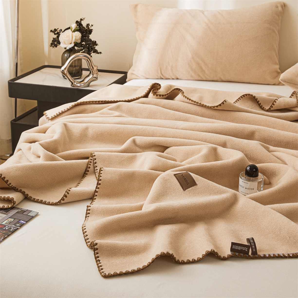 91家纺网 家纺一手货源 找家纺 雯豆家纺 2025新款獭獭绒毛毯双层加厚纯色毯子高档高克重盖毯 摩卡幕斯