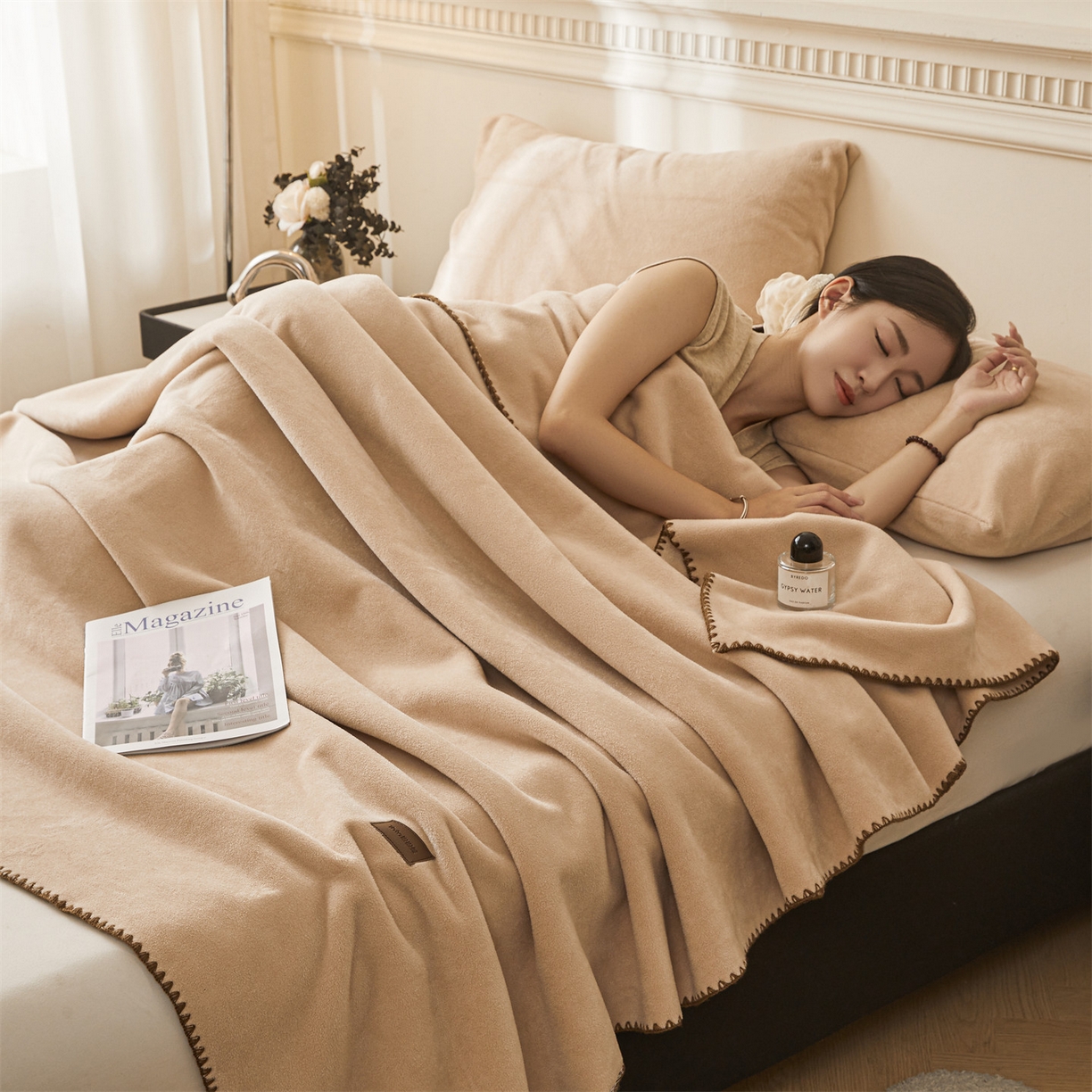 91家纺网 家纺一手货源 找家纺 雯豆家纺 2025新款獭獭绒毛毯双层加厚纯色毯子高档高克重盖毯 摩卡幕斯