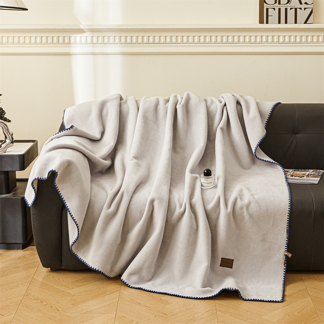 91家纺网 家纺一手货源 找家纺 雯豆家纺 2025新款獭獭绒毛毯双层加厚纯色毯子高档高克重盖毯 银河灰