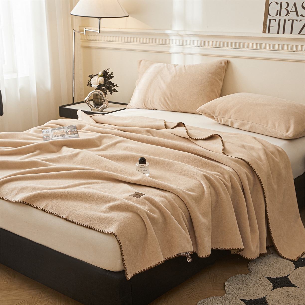 91家纺网 家纺一手货源 找家纺 雯豆家纺 2025新款獭獭绒毛毯双层加厚纯色毯子高档高克重盖毯 摩卡幕斯