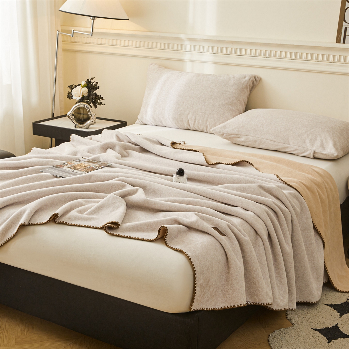 91家纺网 家纺一手货源 找家纺 雯豆家纺 2025新款獭獭绒毛毯双层加厚纯色毯子高档高克重盖毯 可可棕