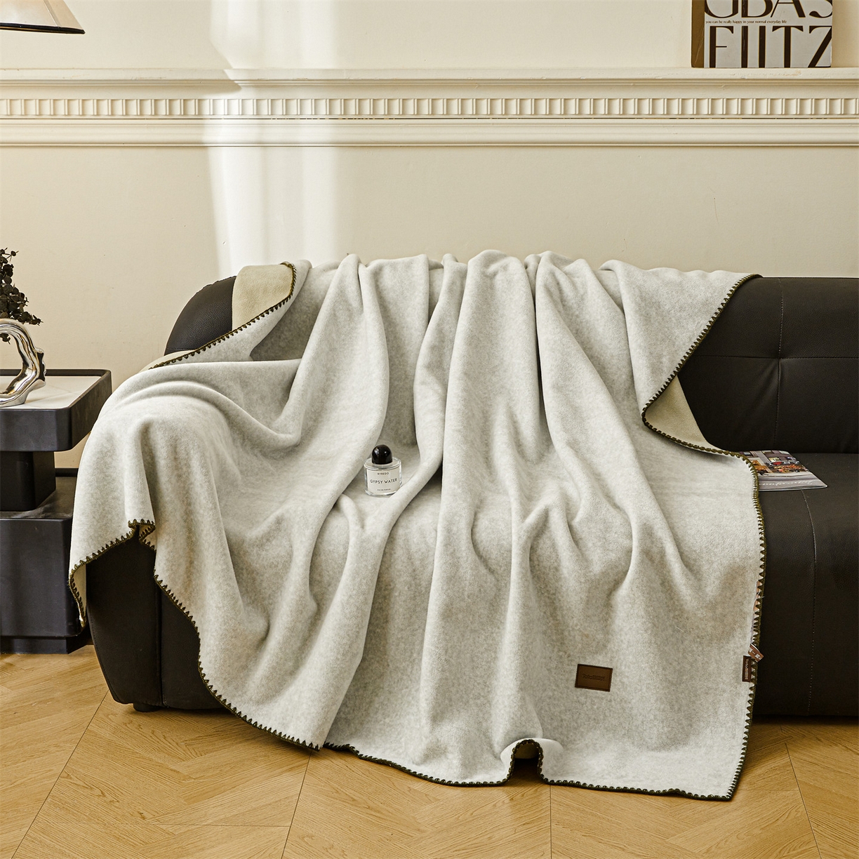 91家纺网 家纺一手货源 找家纺 雯豆家纺 2025新款獭獭绒毛毯双层加厚纯色毯子高档高克重盖毯 莫兰迪绿