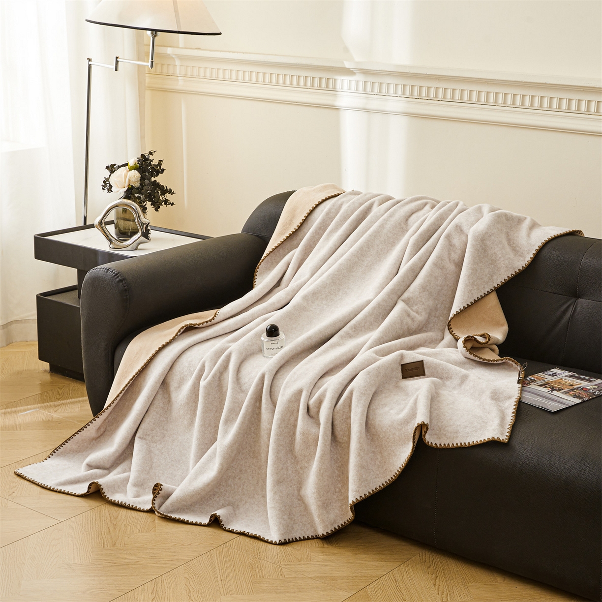 91家纺网 家纺一手货源 找家纺 雯豆家纺 2025新款獭獭绒毛毯双层加厚纯色毯子高档高克重盖毯 可可棕