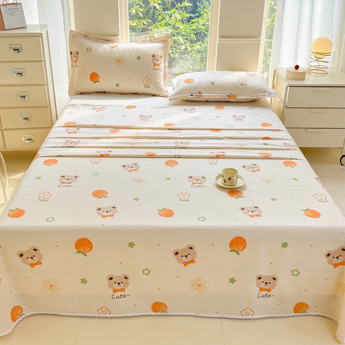 91家纺网 家纺一手货源 找家纺 梵克保罗 2025春夏原棉鱼骨棉老粗布花边印花床单软凉席三件套 萌熊