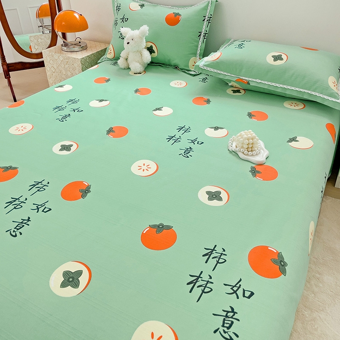 91家纺网 家纺一手货源 找家纺 梵克保罗 2025春夏原棉鱼骨棉老粗布花边印花床单软凉席三件套 柿柿如意-绿