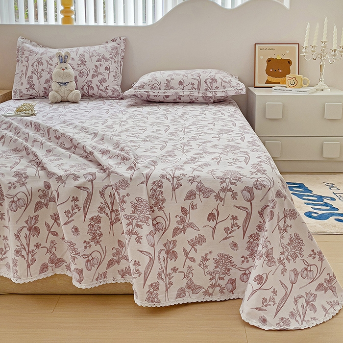 91家纺网 家纺一手货源 找家纺 梵克保罗 2025春夏原棉鱼骨棉老粗布花边印花床单软凉席三件套 花意