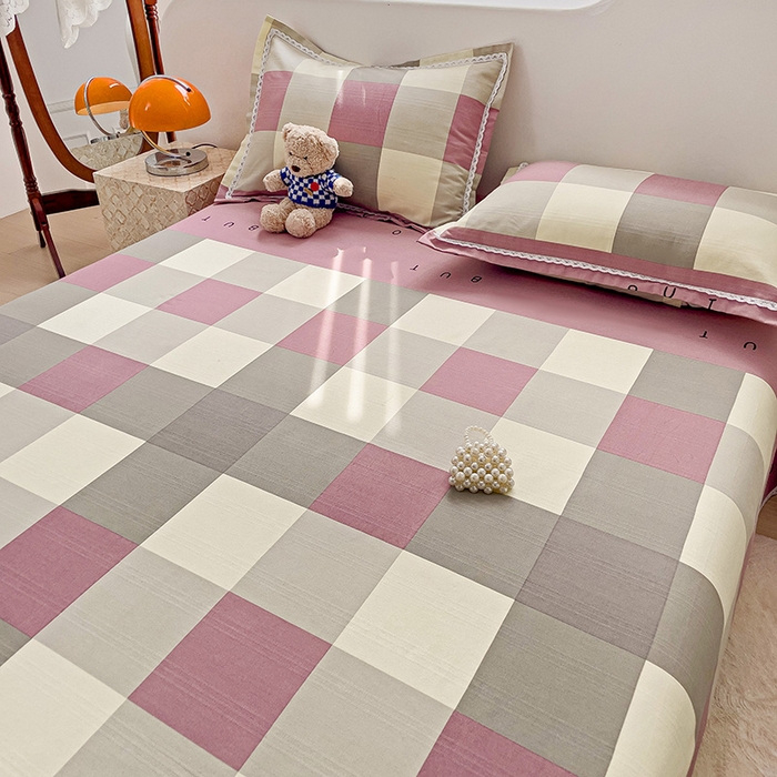 91家纺网 家纺一手货源 找家纺 梵克保罗 2025春夏原棉鱼骨棉老粗布花边印花床单软凉席三件套 宜家-粉