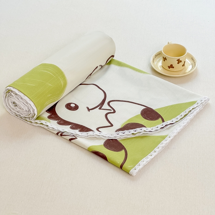 91家纺网 家纺一手货源 找家纺 梵克保罗 2025春夏原棉鱼骨棉老粗布花边印花床单软凉席三件套 绿影萌龙