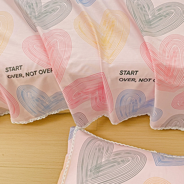 91家纺网 家纺一手货源 找家纺 梵克保罗 2025春夏原棉鱼骨棉老粗布花边印花床单软凉席三件套 心动-粉