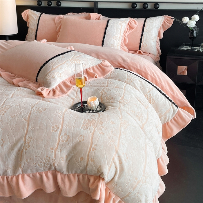 91家纺网 家纺一手货源 找家纺 （总）慕木家纺 2025新款A类高克重高端雕花烂花AB版工艺款拼接四件套绮梦系列(直播热款)