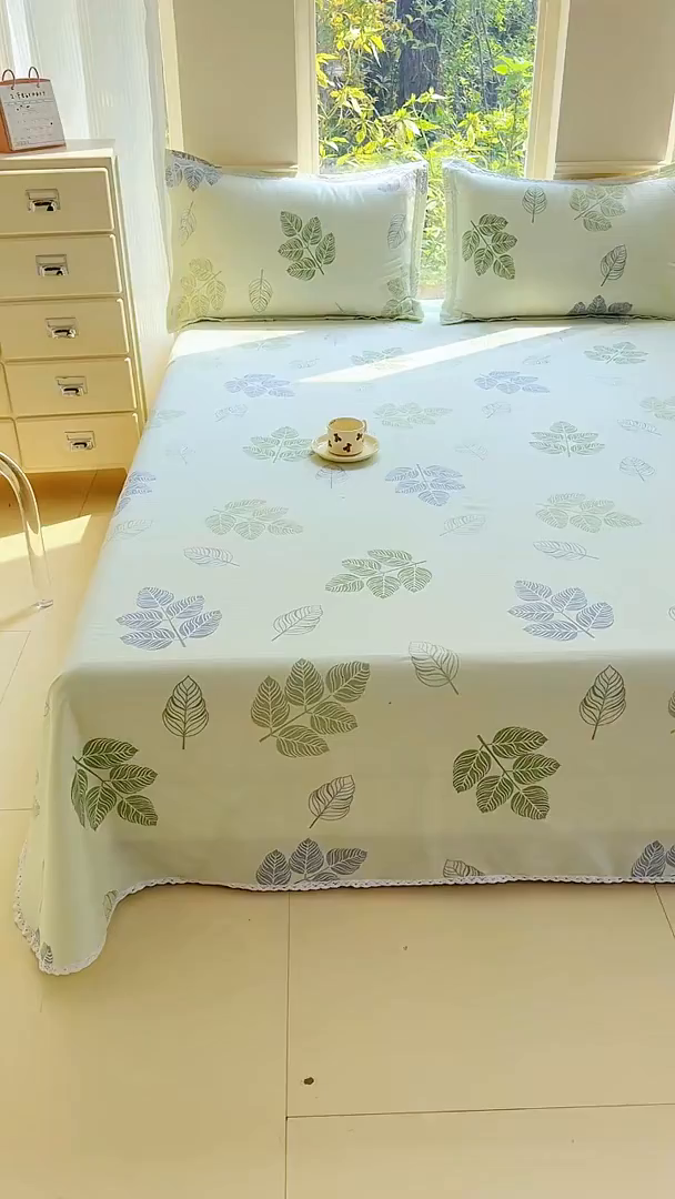 91家纺网 家纺一手货源 找家纺 梵克保罗 2025春夏原棉鱼骨棉老粗布花边印花床单软凉席三件套 翠叶