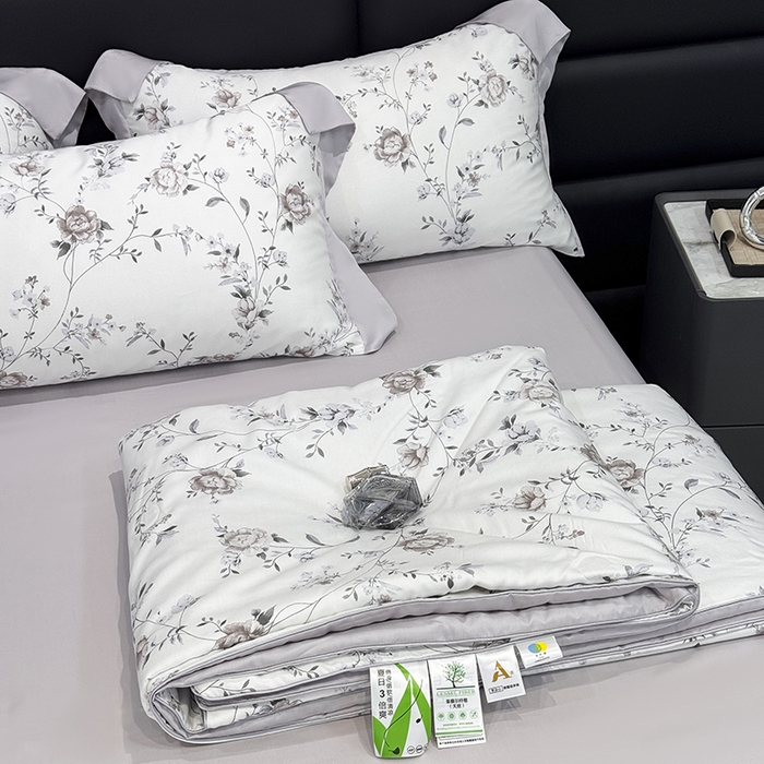 91家纺网 家纺一手货源 找家纺 梵克保罗 2025新款莱赛尔天丝数码印花夏被 情依