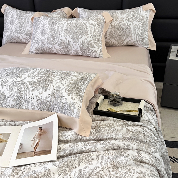 91家纺网 家纺一手货源 找家纺 梵克保罗 2025新款莱赛尔天丝数码印花夏被 风止弦