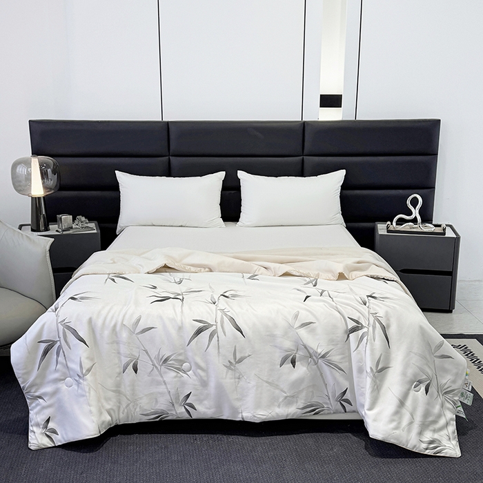 91家纺网 家纺一手货源 找家纺 梵克保罗 2025新款莱赛尔天丝数码印花夏被 轻蔓竹