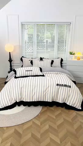 91家纺网 家纺一手货源 找家纺 （总）子曰 2025新款高克重法式小香风牛奶绒花边条纹系列四件套-罗拉