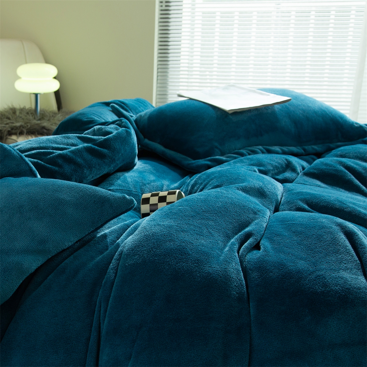 91家纺网 家纺一手货源 找家纺 兰紫橙家纺 2025新款双面绒纯色双拼牛奶绒四件套 孔雀蓝