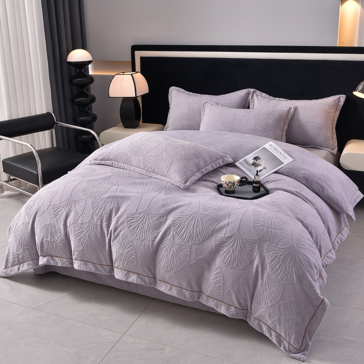 91家纺网 家纺一手货源 找家纺 （总）苏迪网销供货 2025新款牛奶绒四件套A类高克重全消光雕花一字绣工艺款