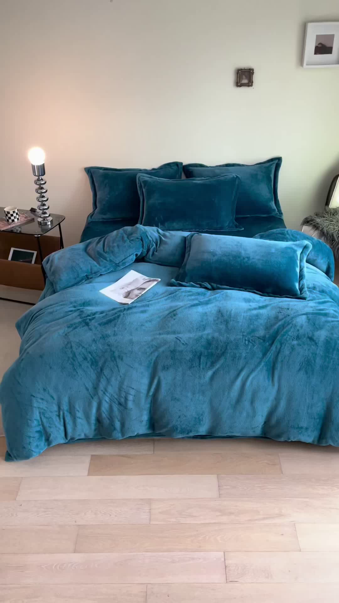 91家纺网 家纺一手货源 找家纺 兰紫橙家纺 2025新款双面绒纯色双拼牛奶绒四件套 孔雀蓝