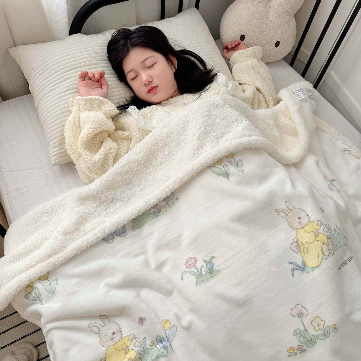 91家纺网 家纺一手货源 找家纺 航途席业 2025新款200g牛奶绒羊羔绒毛毯 花丛兔