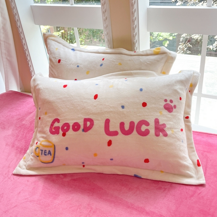 91家纺网 家纺一手货源 找家纺 喜梦缘 2025年新款大版小版卡通牛奶绒四件套 波点熊仔