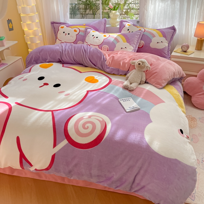 91家纺网 家纺一手货源 找家纺 喜梦缘 2025年新款大版小版卡通牛奶绒四件套 彩虹熊