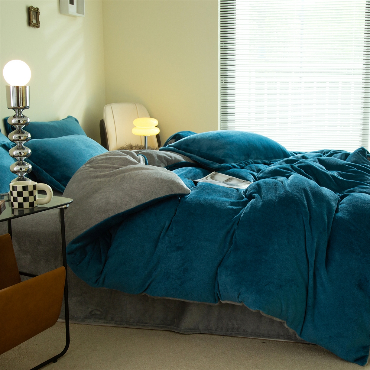 91家纺网 家纺一手货源 找家纺 兰紫橙家纺 2025新款双面绒纯色双拼牛奶绒四件套 孔雀蓝+浅灰