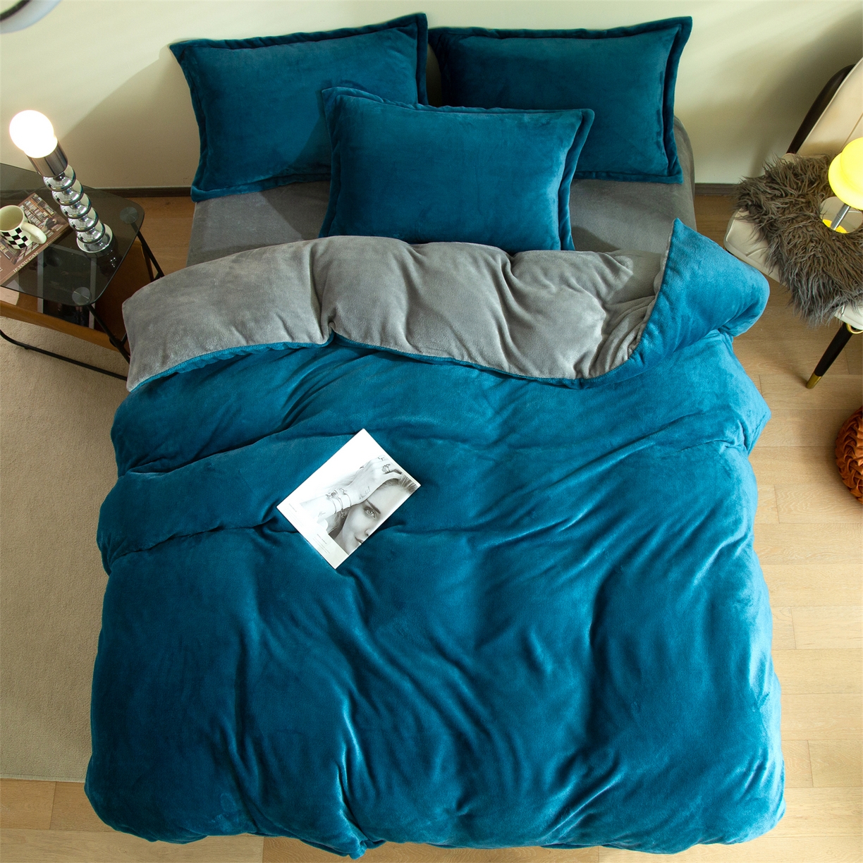 91家纺网 家纺一手货源 找家纺 兰紫橙家纺 2025新款双面绒纯色双拼牛奶绒四件套 孔雀蓝+浅灰