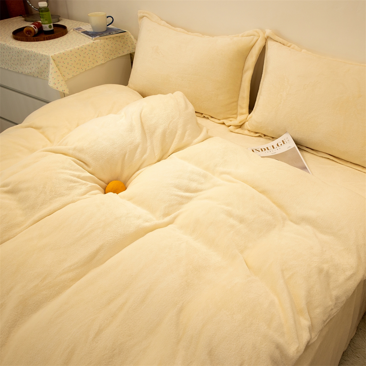 91家纺网 家纺一手货源 找家纺 兰紫橙家纺 2025新款双面绒纯色双拼牛奶绒四件套 米白
