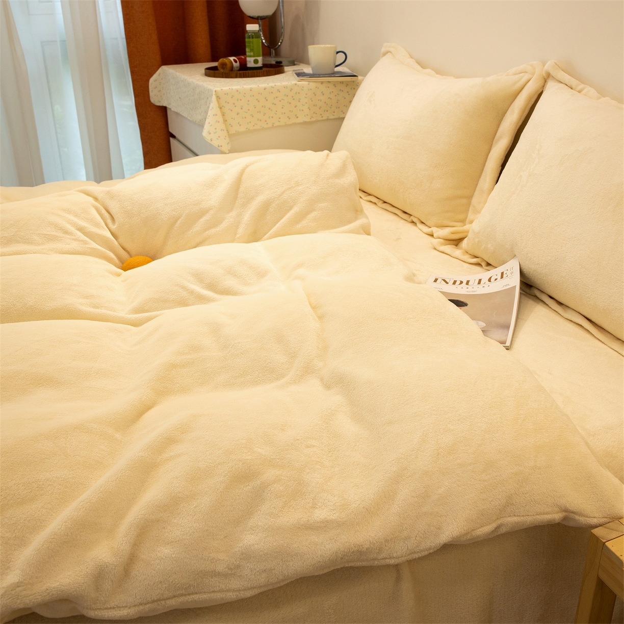 91家纺网 家纺一手货源 找家纺 兰紫橙家纺 2025新款双面绒纯色双拼牛奶绒四件套 米白