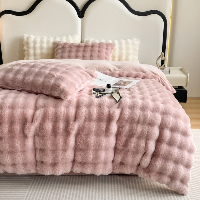 91家纺网 家纺一手货源 找家纺 大元 2025新款A类280g大泡泡兔毛绒多功能被套毯 粉豆沙