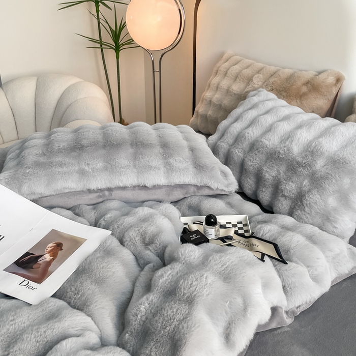 91家纺网 家纺一手货源 找家纺 大元 2025新款A类280g大泡泡兔毛绒多功能被套毯 极地灰
