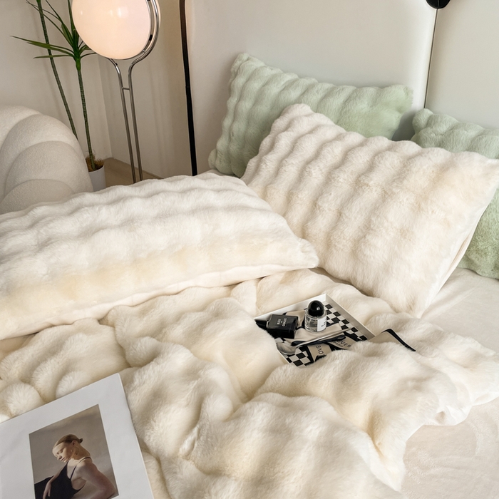 91家纺网 家纺一手货源 找家纺 大元 2025新款A类280g大泡泡兔毛绒多功能被套毯 奶白