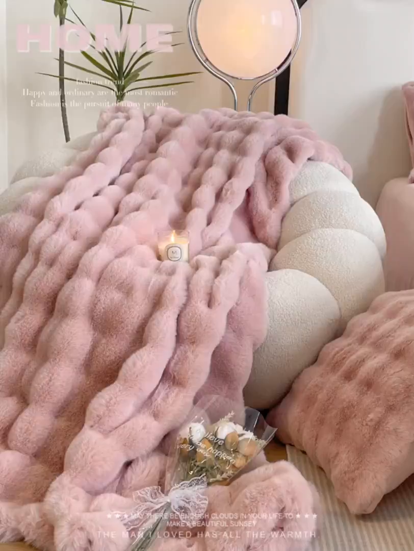 91家纺网 家纺一手货源 找家纺 大元 2025新款A类280g大泡泡兔毛绒多功能被套毯 粉豆沙