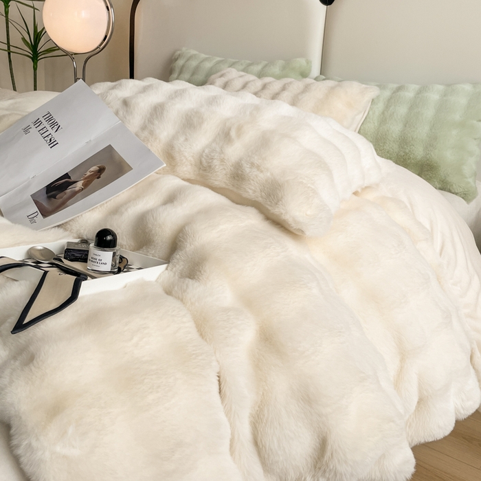 91家纺网 家纺一手货源 找家纺 大元 2025新款A类280g大泡泡兔毛绒多功能被套毯 奶白