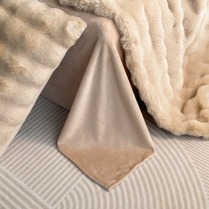 91家纺网 家纺一手货源 找家纺 大元 2025新款A类280g大泡泡兔毛绒多功能被套毯 奶茶色