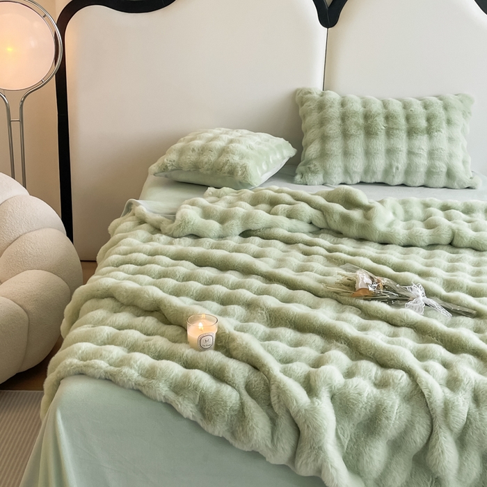 91家纺网 家纺一手货源 找家纺 大元 2025新款A类280g大泡泡兔毛绒多功能被套毯 抹茶绿