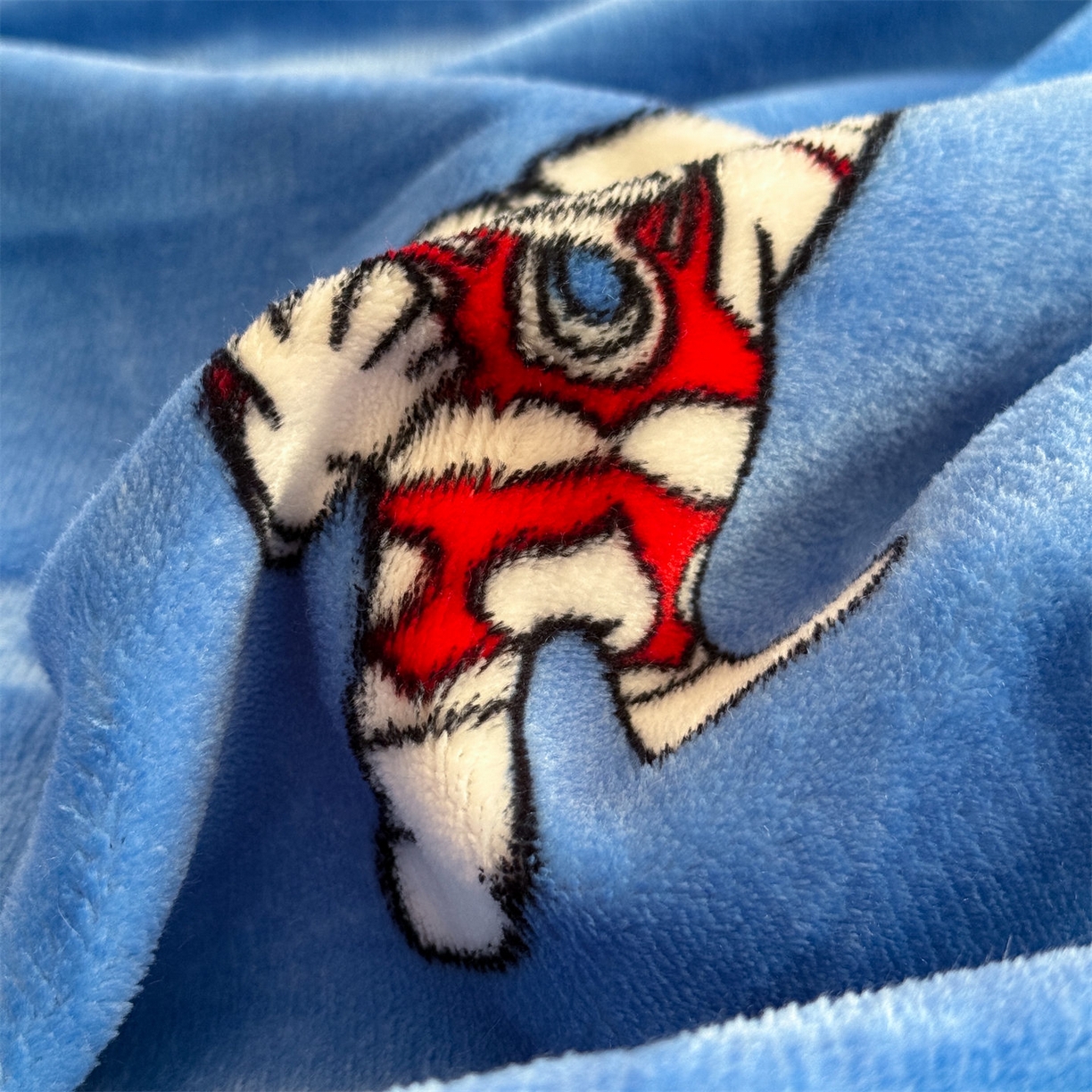 91家纺网 家纺一手货源 找家纺 名兮家居 2025新款经典奥特曼-三丽鸥高克重牛奶绒四件套 艾斯