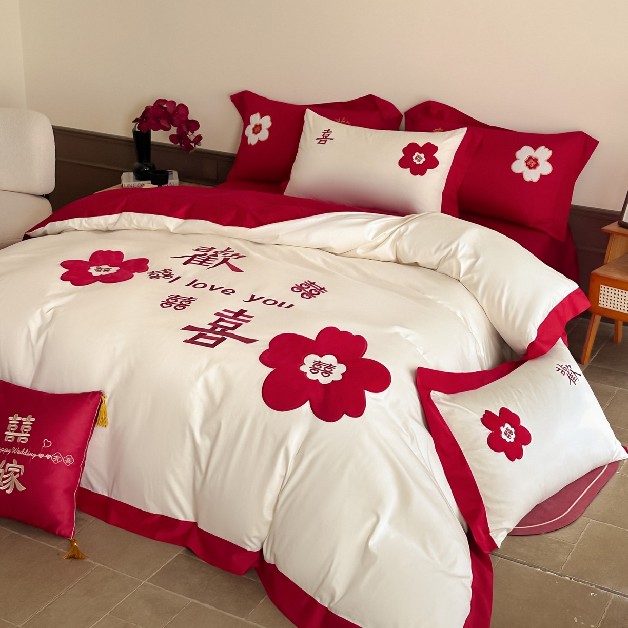 91家纺网 家纺一手货源 找家纺 梵克保罗 2025新款水洗棉柔软舒适亲肤棉贴布绣刺绣婚庆四件套 欢喜白