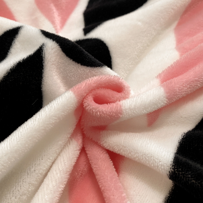 91家纺网 家纺一手货源 找家纺 喜梦缘 2025年新款大版小版卡通牛奶绒四件套 花意