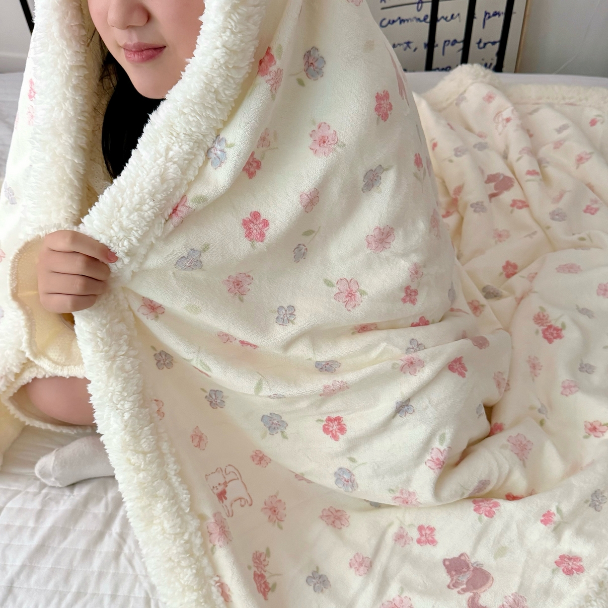 91家纺网 家纺一手货源 找家纺 航途席业 2025新款200g牛奶绒羊羔绒毛毯 花园小猫咪