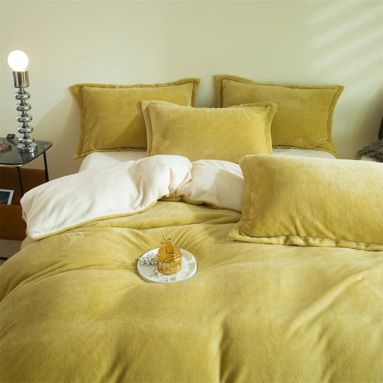 91家纺网 家纺一手货源 找家纺 兰紫橙家纺 2025新款双面绒纯色双拼牛奶绒四件套 奶油黄+米白