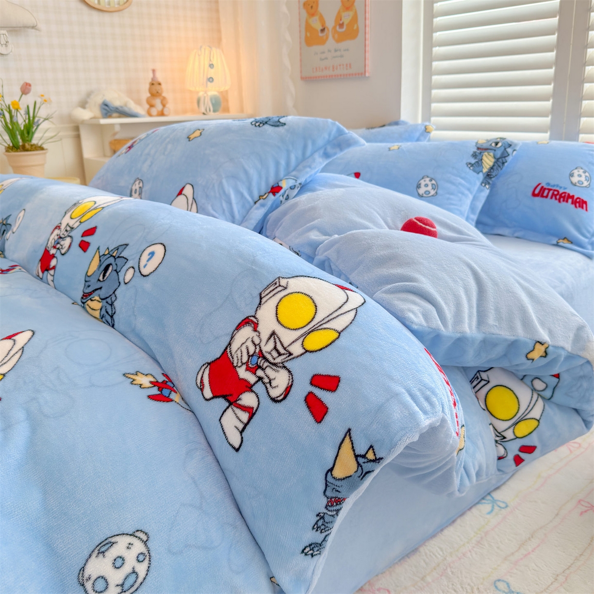 名兮家居 2025新款经典奥特曼-三丽鸥高克重牛奶绒四件套 奥特曼打怪兽