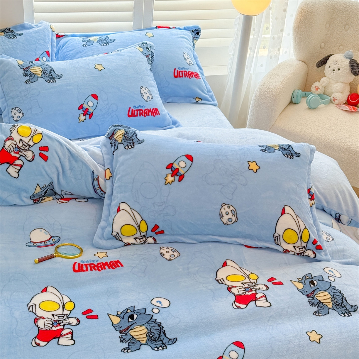 91家纺网 家纺一手货源 找家纺 名兮家居 2025新款经典奥特曼-三丽鸥高克重牛奶绒四件套 奥特曼打怪兽