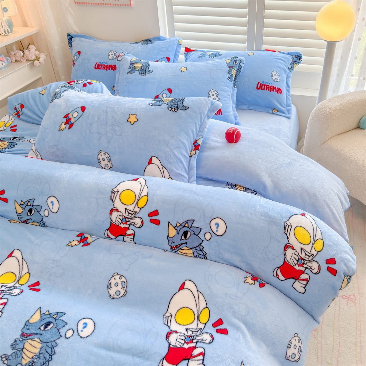 91家纺网 家纺一手货源 找家纺 名兮家居 2025新款经典奥特曼-三丽鸥高克重牛奶绒四件套 奥特曼打怪兽