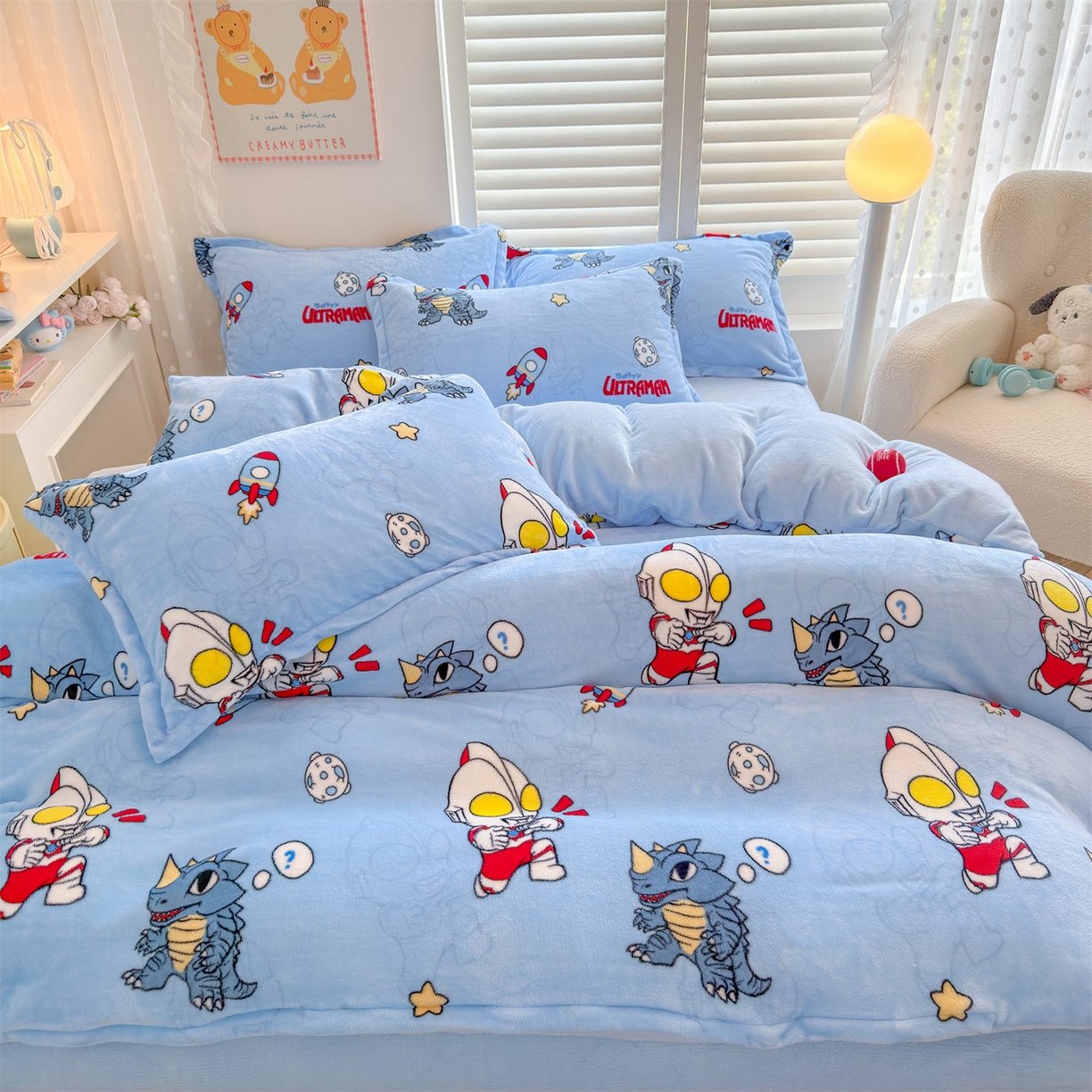 91家纺网 家纺一手货源 找家纺 名兮家居 2025新款经典奥特曼-三丽鸥高克重牛奶绒四件套 奥特曼打怪兽