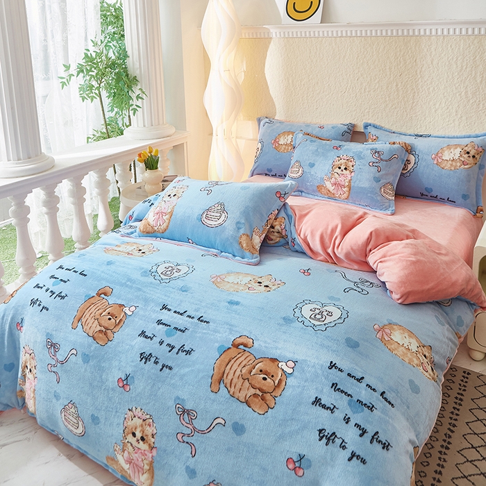 91家纺网 家纺一手货源 找家纺 喜梦缘 2025年新款大版小版卡通牛奶绒四件套 猫狗日记