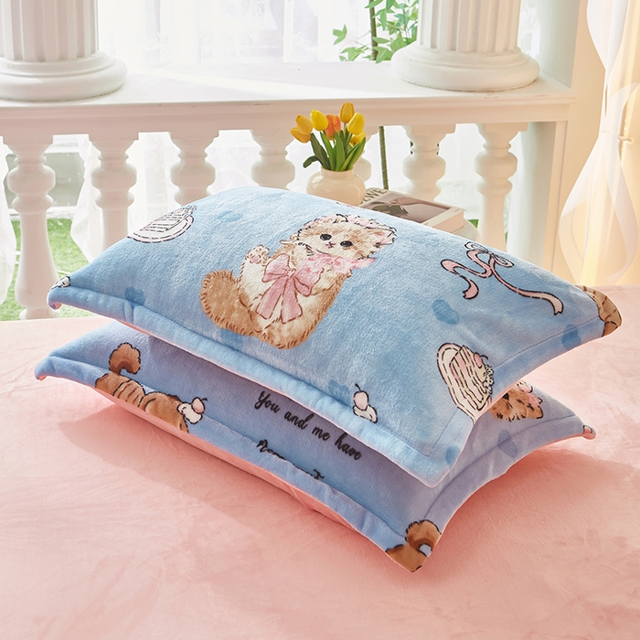 91家纺网 家纺一手货源 找家纺 喜梦缘 2025年新款大版小版卡通牛奶绒四件套 猫狗日记